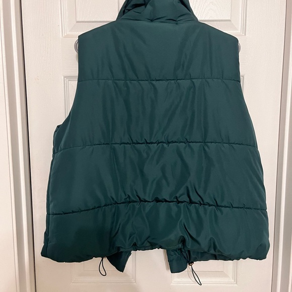 Altar’d State Cropped Puffer Vest - Picture 7 of 7